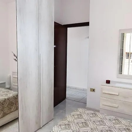 Casa Valentina A 100 M Dal Mare Lägenhet Santa Flavia