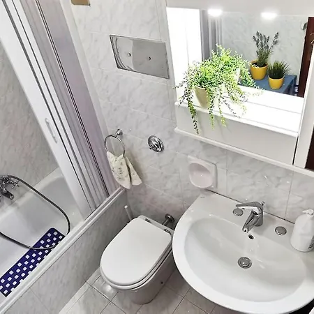 Appartamento Casa Valentina A 100 M Dal Mare *