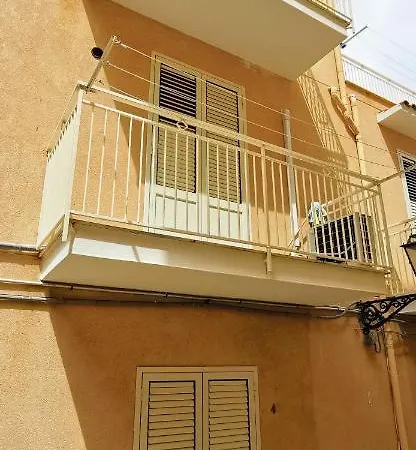Lägenhet Casa Valentina A 100 M Dal Mare
