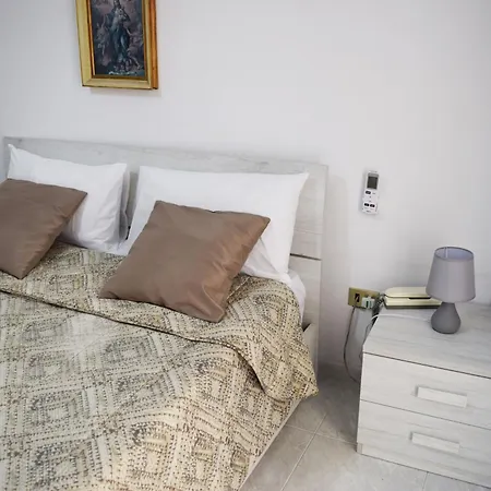 Casa Valentina A 100 M Dal Mare Lägenhet Santa Flavia